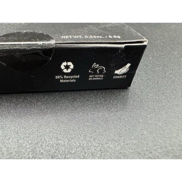 NEW Lisi Cosmetics Cashmere Veil Pressed Powder Foundation #01 Sealed SHIPS FREE - Picture 2 of 4